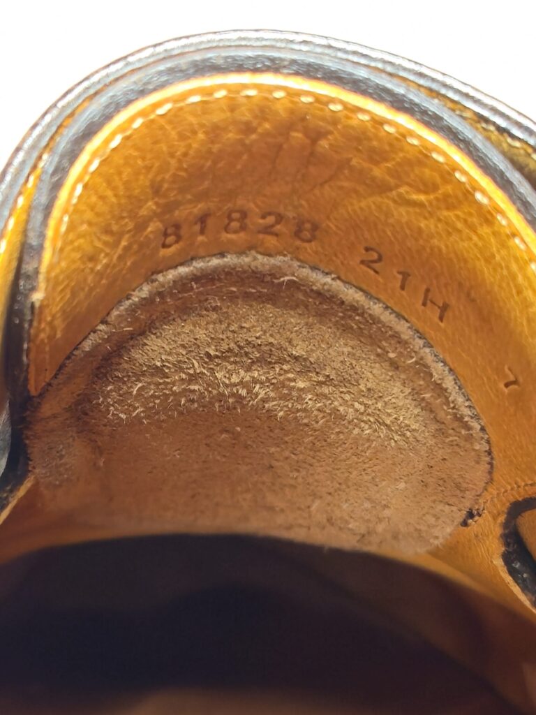 タンパッドを貼っているところ