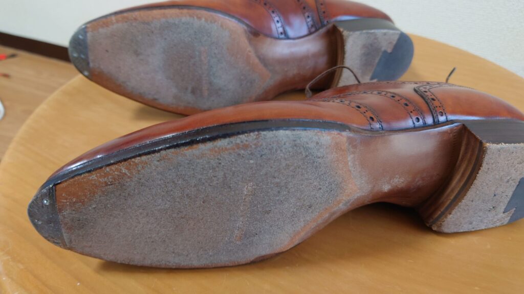 茶色い靴のソール