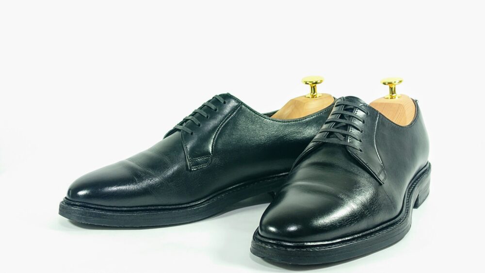 プレーントウの革靴