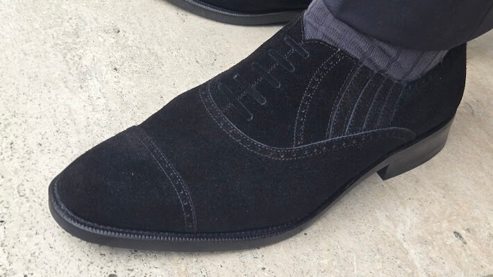 スエードレイジーマン、履いているところ