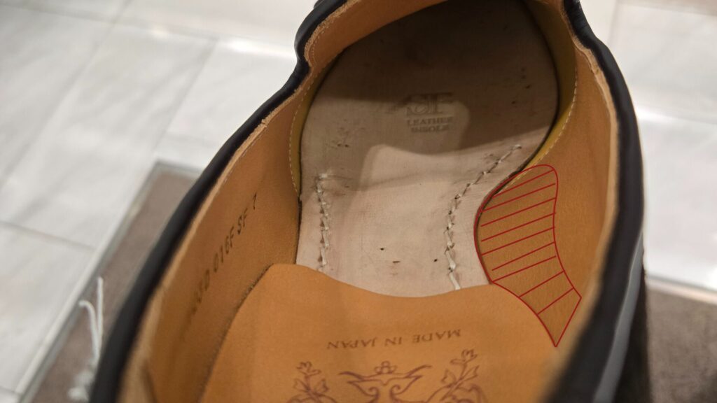 靴の内側
