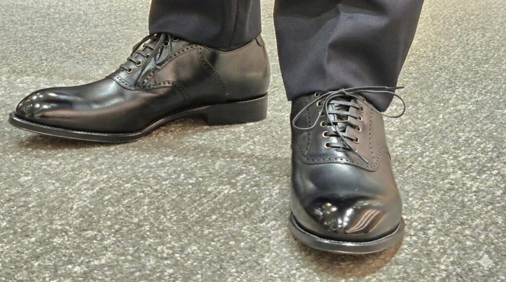 黒い革靴
