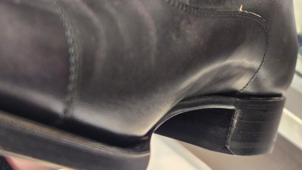 大きくえぐれた土踏まず