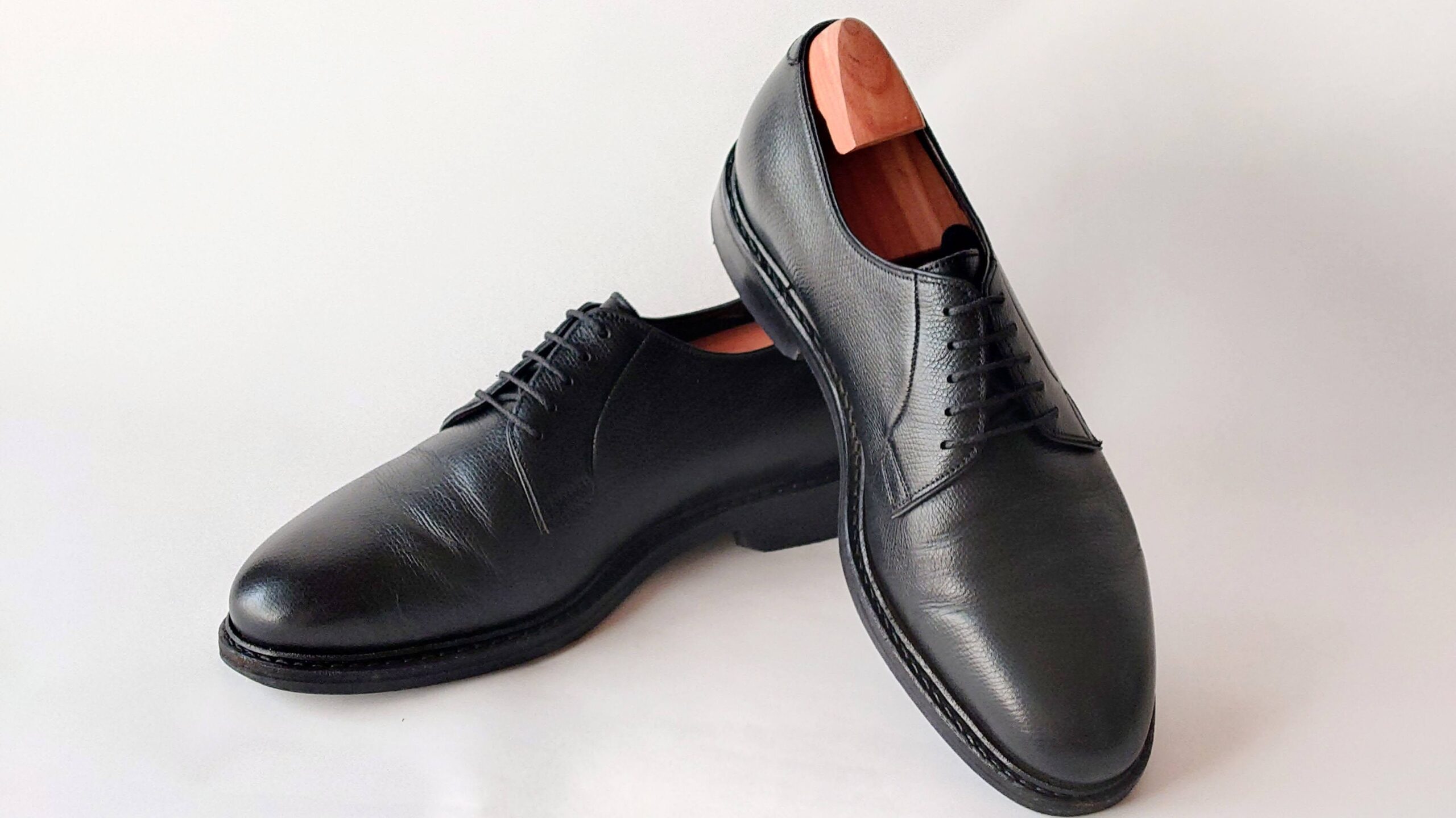 2足目。現在廃番となったグレインレザー仕様。粒状テクスチャーが特徴で、傷が目立ちにくく雨にも強い仕様だった。今となっては市場に出回らなくなってしまった