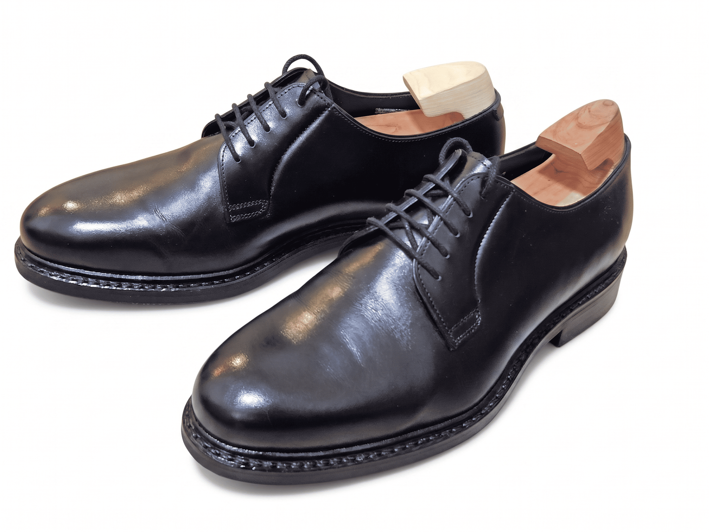 メルカリ出品用の革靴写真（製品全景・白背景）