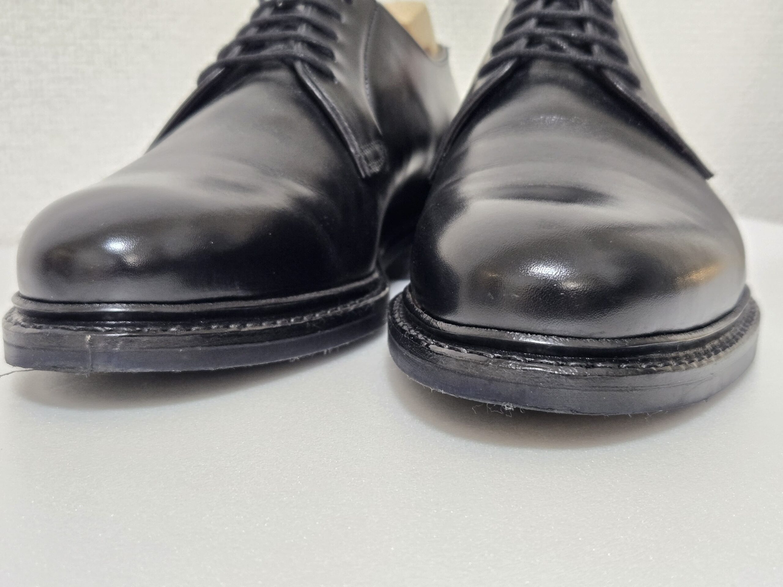 正面・両足のつま先